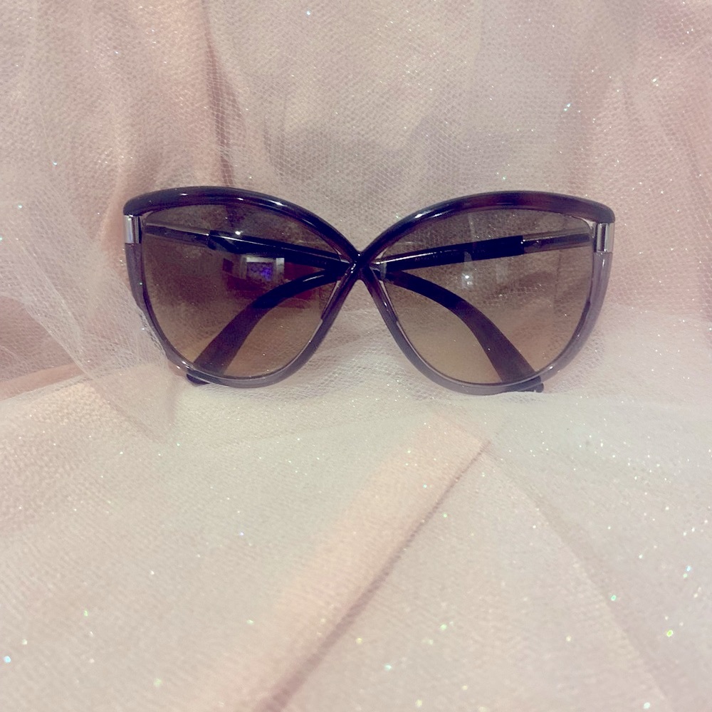 Tom Ford Sunnies! - Picture 2 of 4